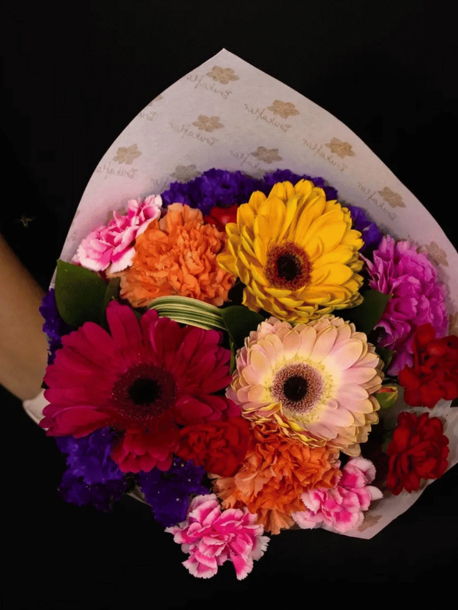 BOUQUET TO BRIGHTEN UP THE DAY